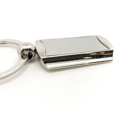 Có sẵn Metal Keychain Holder như hình ảnh với Polybag cá nhân