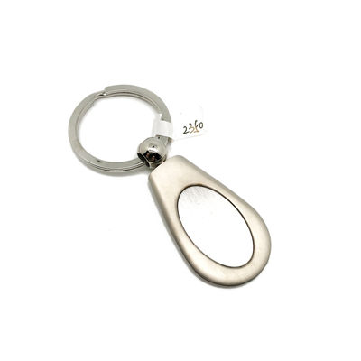 Chiếc dây chuyền chìa khóa kim loại bằng bạc với logo tùy chỉnh và MOQ 500
