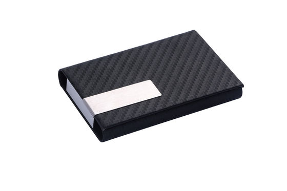 Máy cầm thẻ tên kim loại mỏng chứa đến 50 danh thiếp hình chữ nhật thiết kế trong gói Polybag